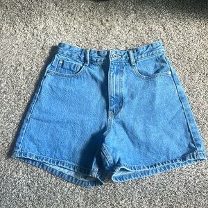 Zara Mid/High Rise Denim Shorts Mom Shorts Blue Size 4